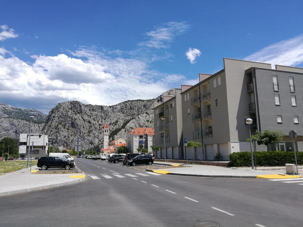 Green 'N Grey Omiš Kültér fotó
