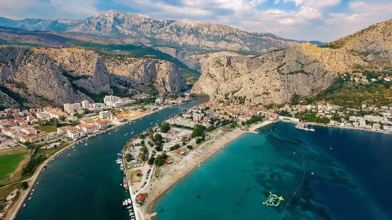 Green 'N Grey Omiš Kültér fotó